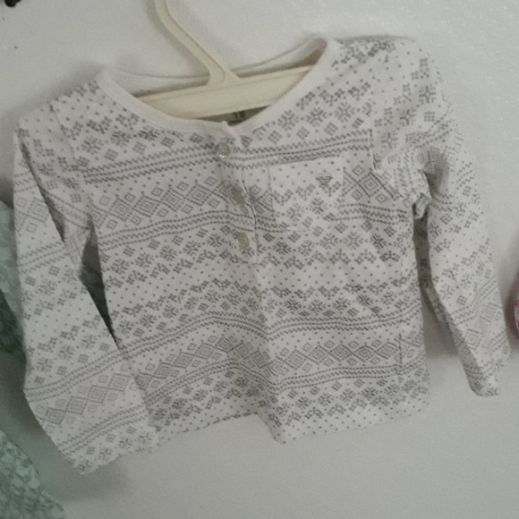 Tops - Picture 2 of 6